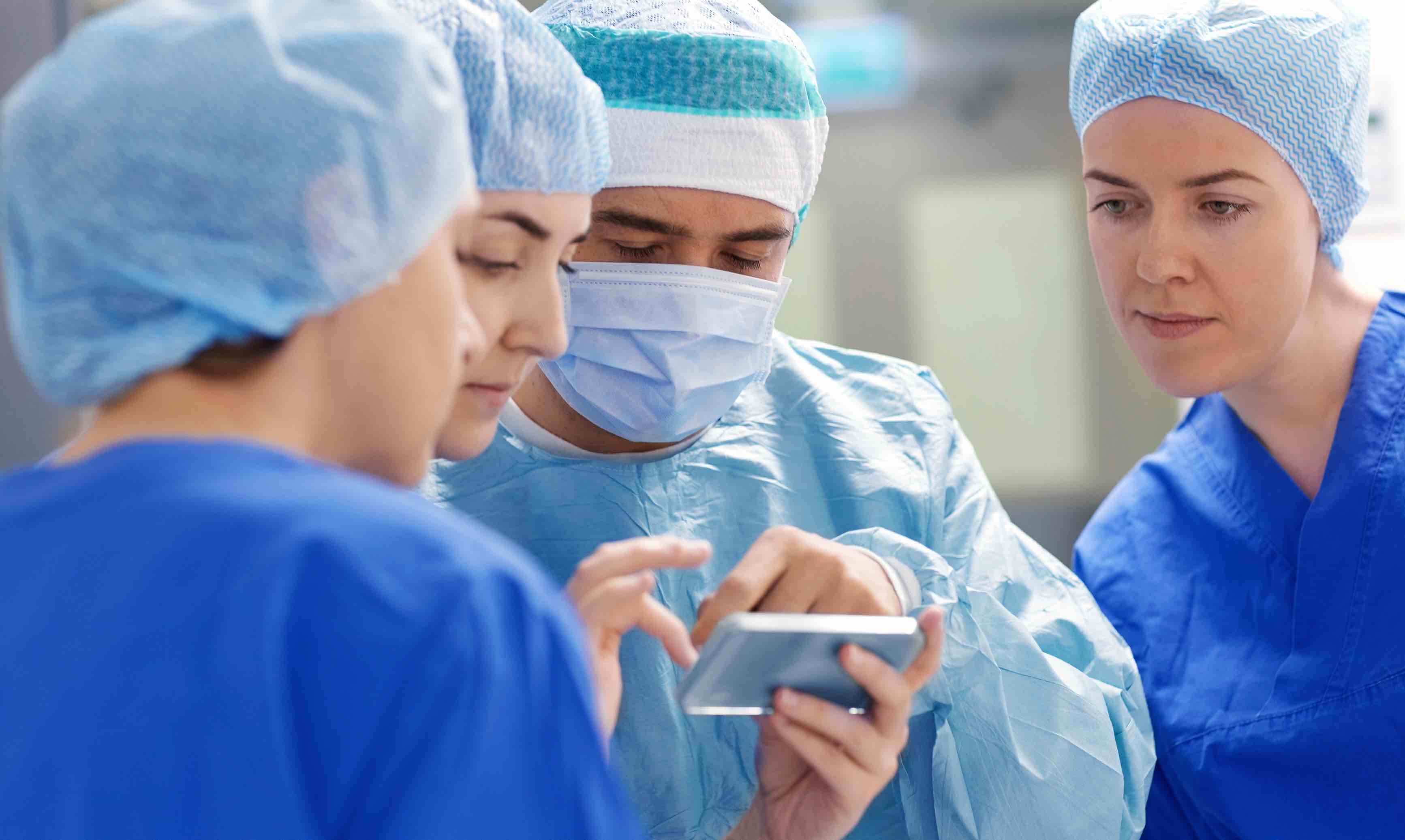 Surgeons on phone 